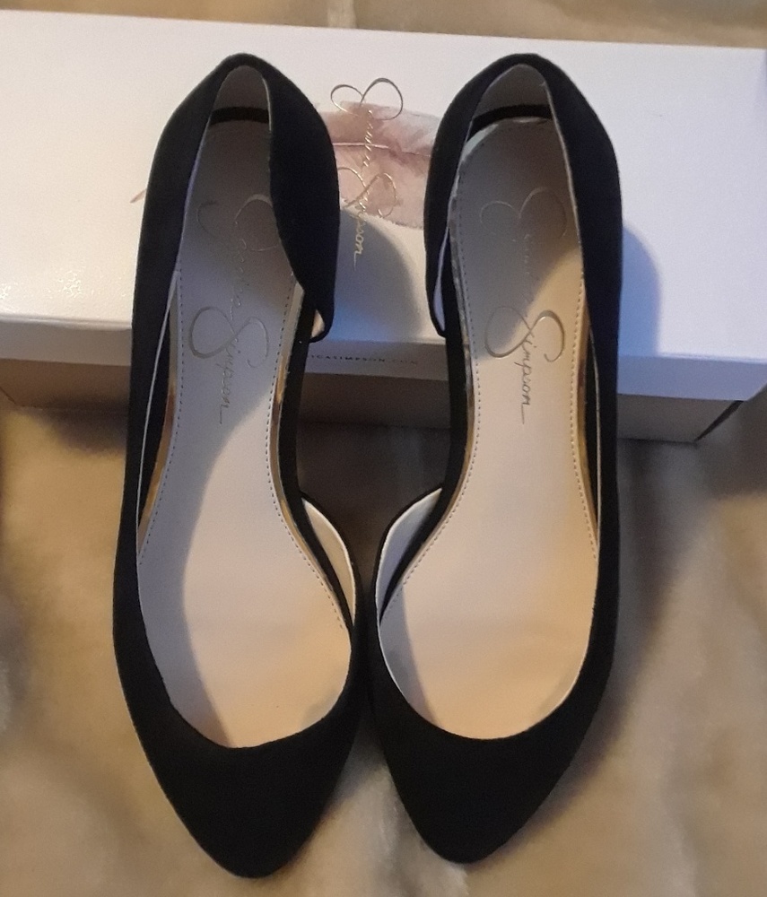 BLACK POINTY TOE FLATS